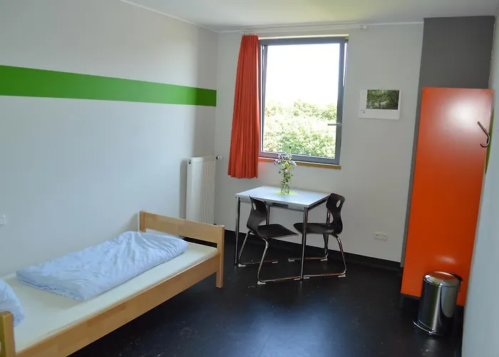 Centre Ecologique Et Touristique Park Housen Hostel *